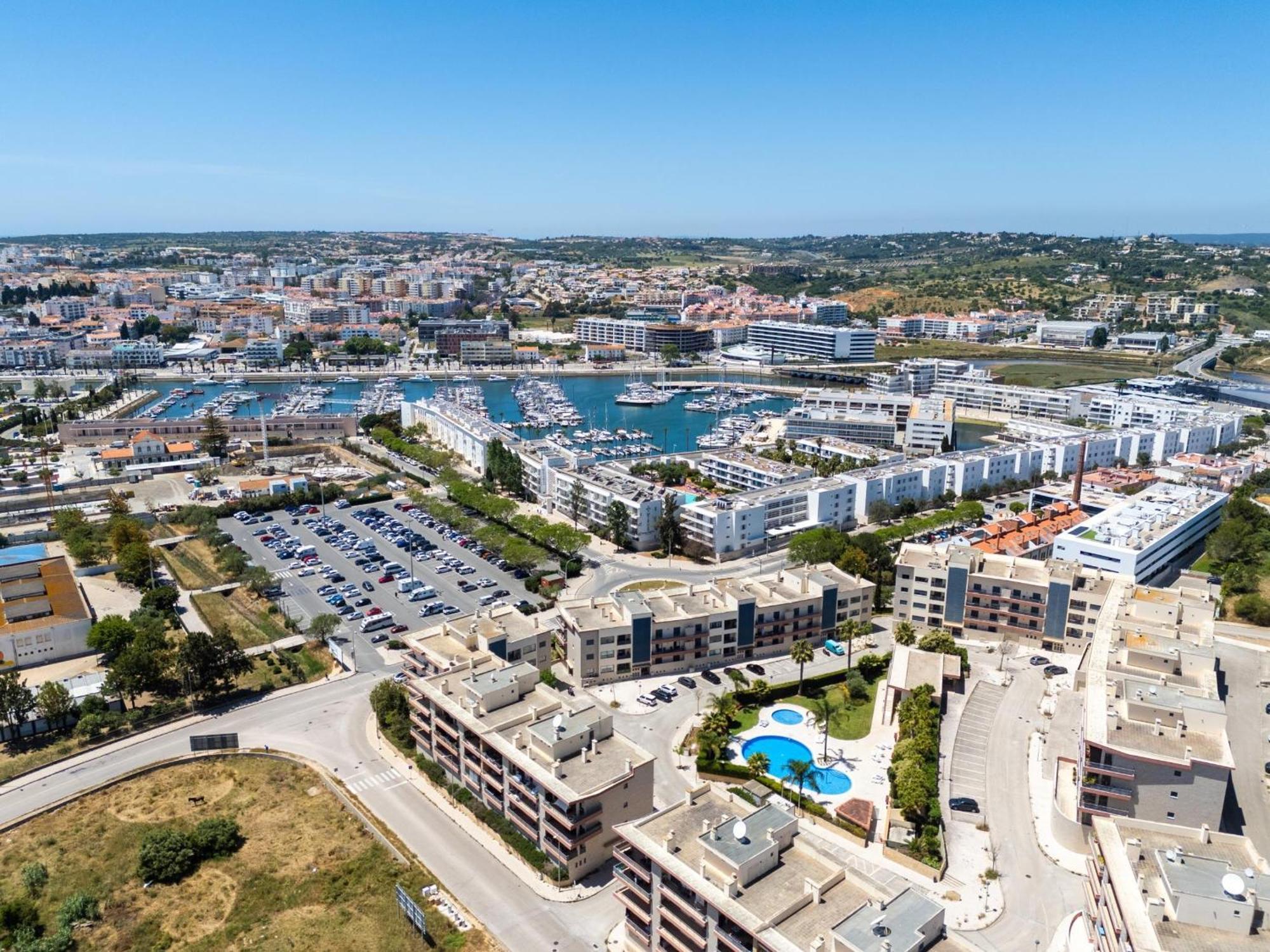 Moderne A Avec Piscines, Proche De La Marina - Pt-1-44 * Lagos